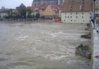 Blick von der Steinernen Brücke auf den Salzstadl und die Thundorferstraße