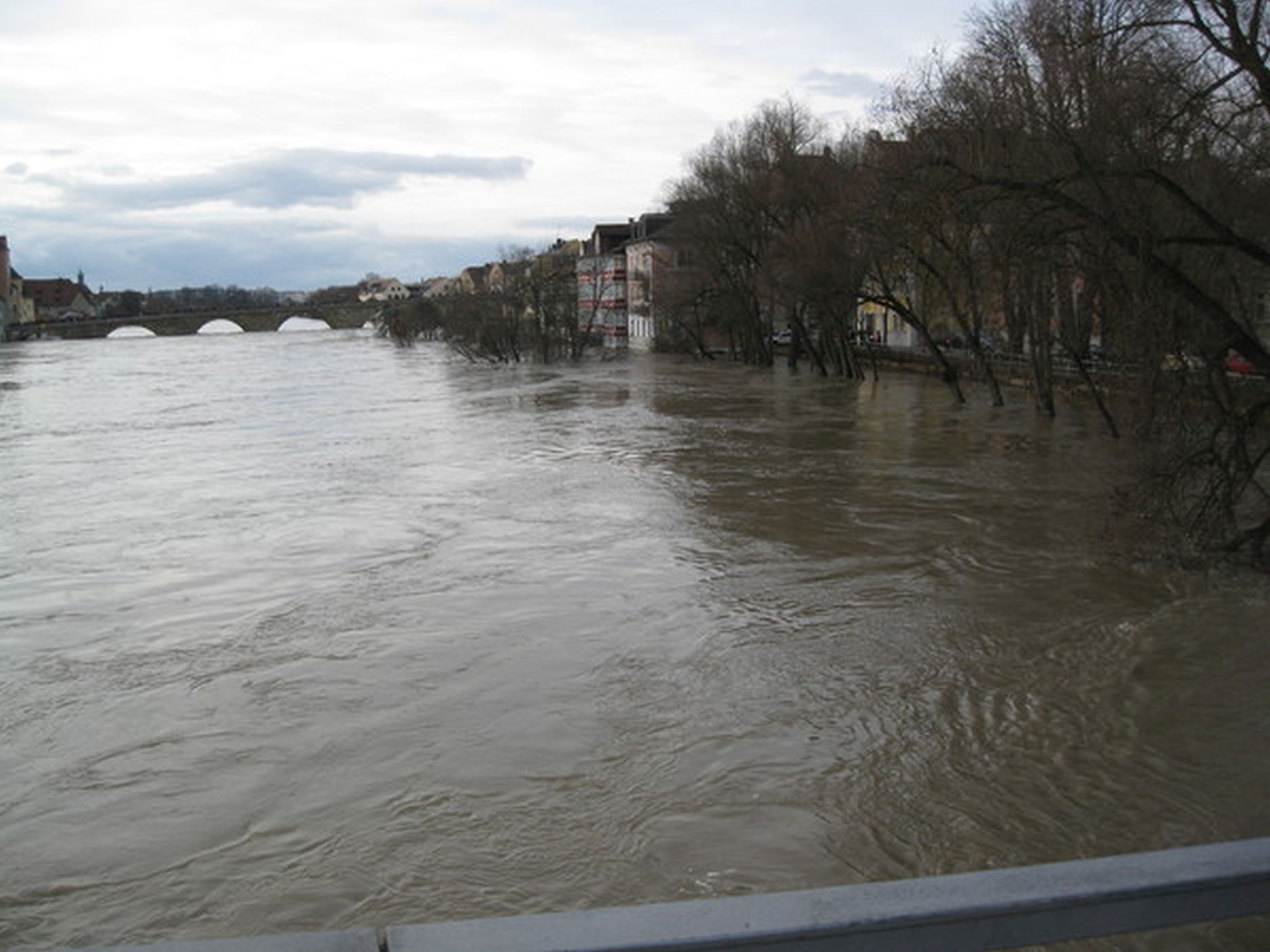 Steinerne Brücke und Unterer Wöhrd