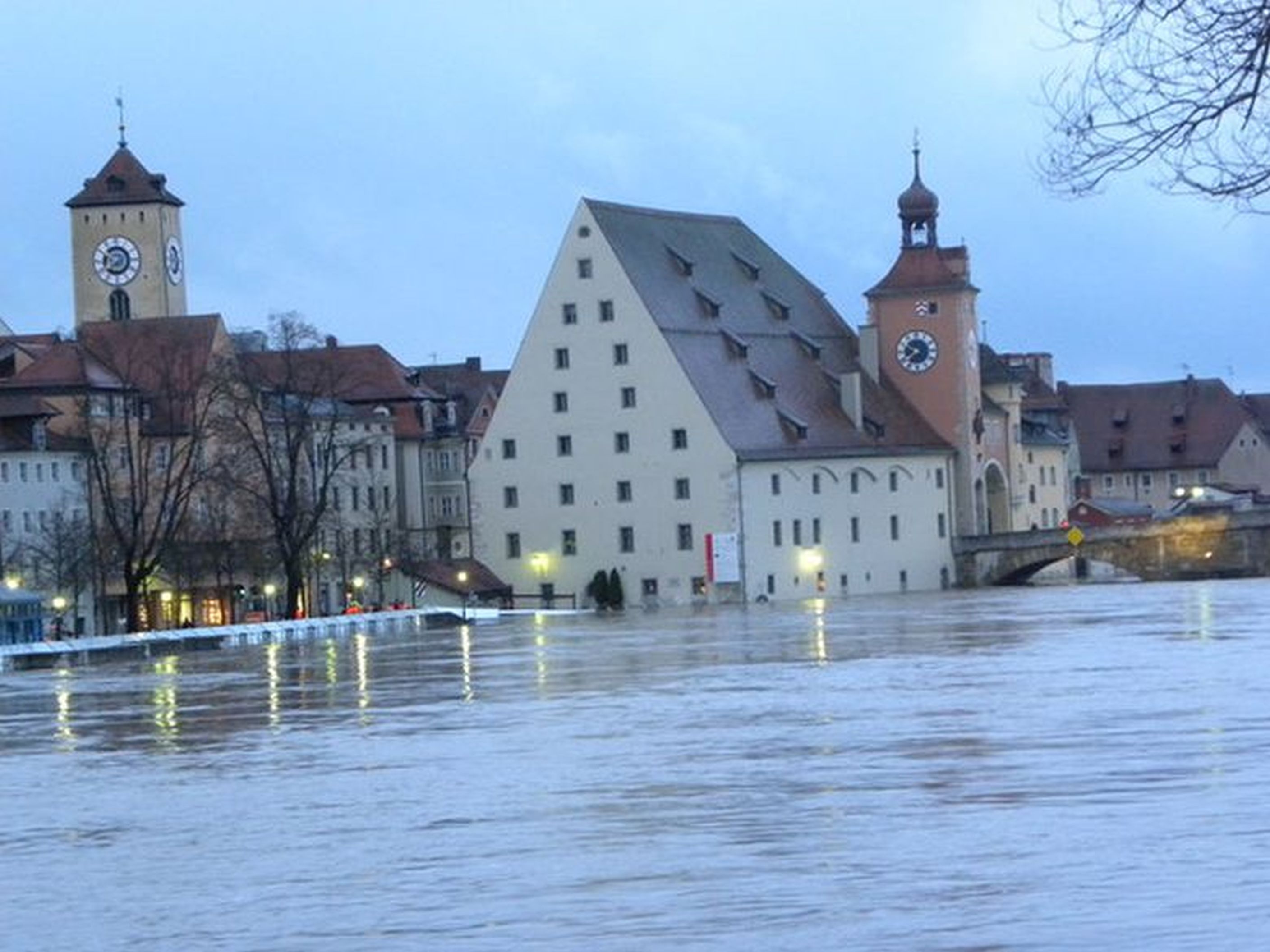  Wurstkuchl und Salzstadl