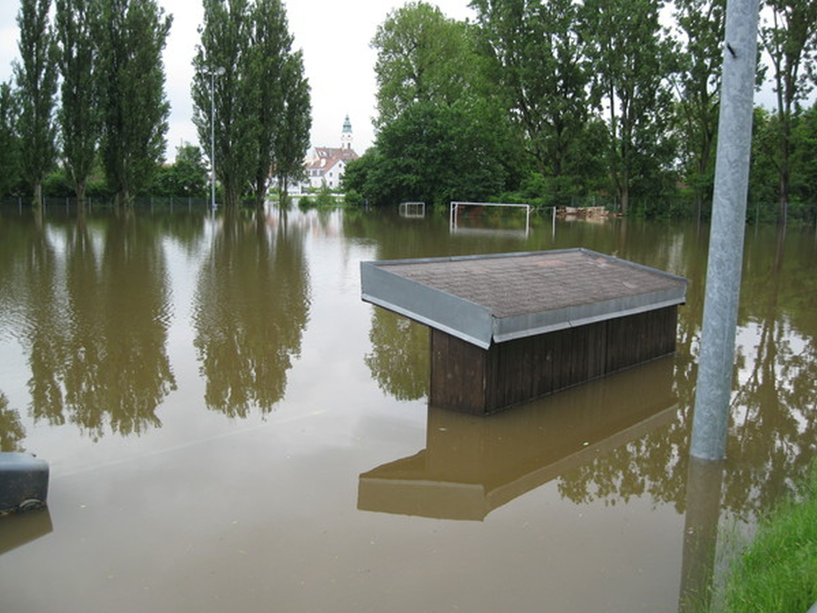 Sportplatz SG Walhalla bei Regenhochwasser