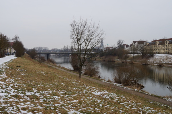 Der Regen und das Ufer in Reinhausen