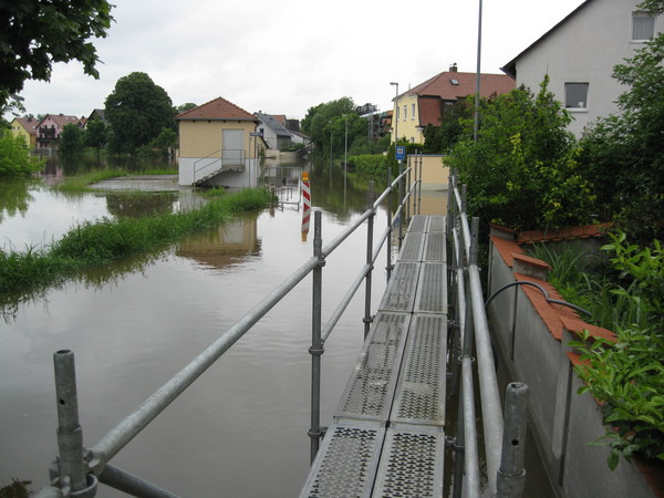 überflutete Sattelbogenerstraße, Juni-Hochwasser 2013